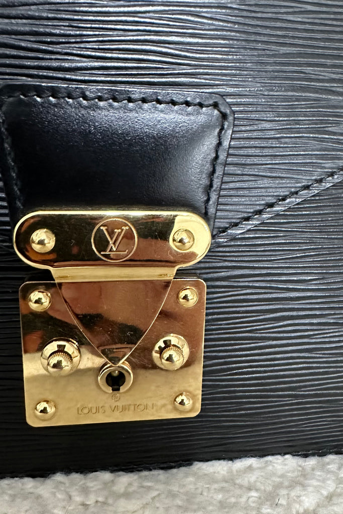 Louis vuitton sale epi clutch