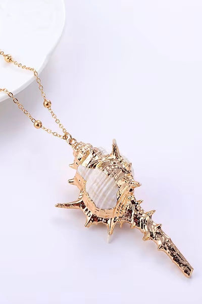 Coquille necklace